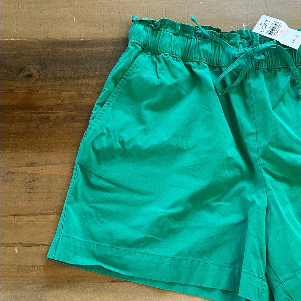 LOFT Green Women's Cargo Shorts - Picture 3 of 11